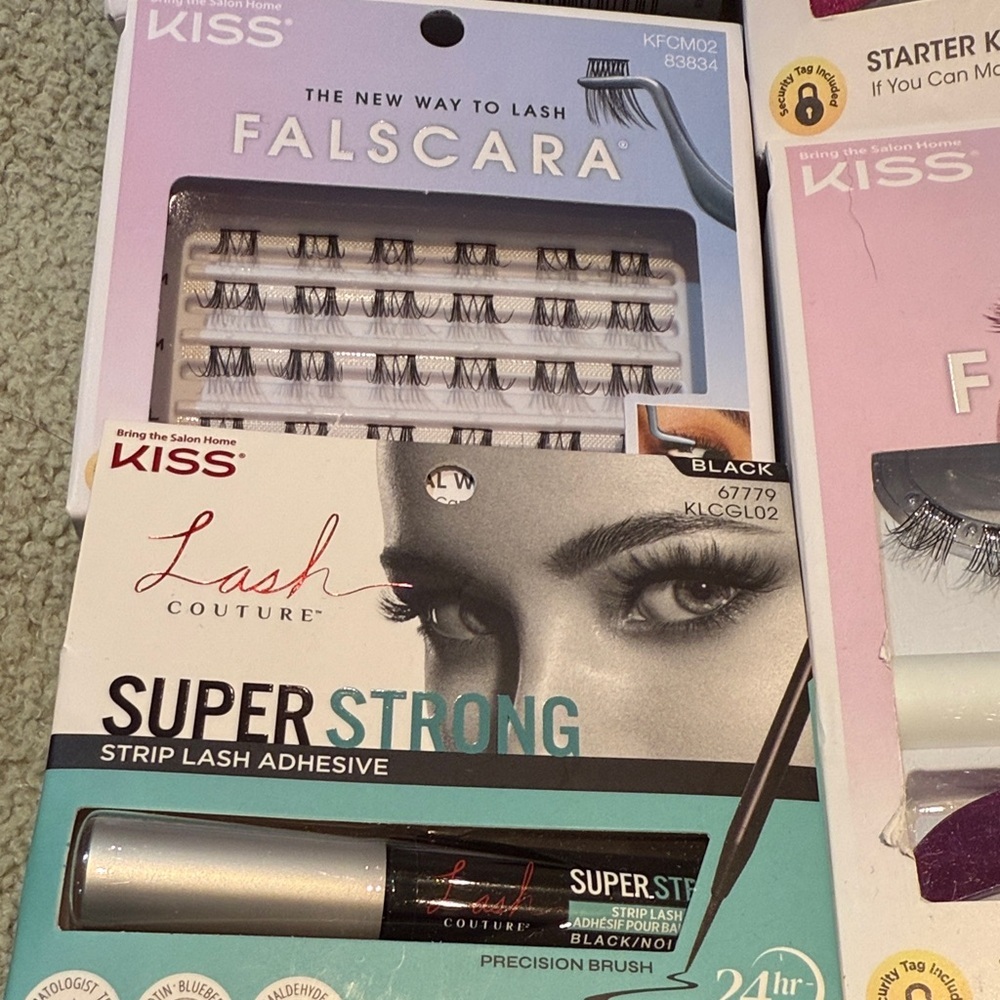 Kiss Falscara Lash Kit with Purple Applicator - new! - Picture 2 of 4